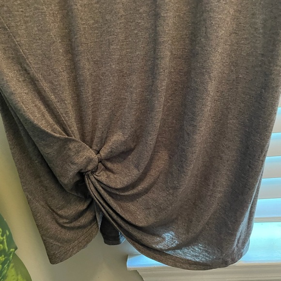 Cute knotted Tunic from SHEIN! Never been worn! - Picture 2 of 2